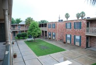 St. James on Chef Menteur in New Orleans, LA - Foto de edificio - Building Photo