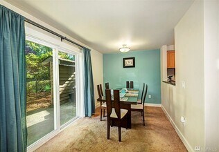 15819 Leary Wy in Redmond, WA - Building Photo - Building Photo