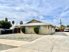 319 S Alessandro St in Hemet, CA - Building Photo