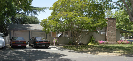 5th St. Garden Apartments in Concord, CA - Building Photo - Building Photo