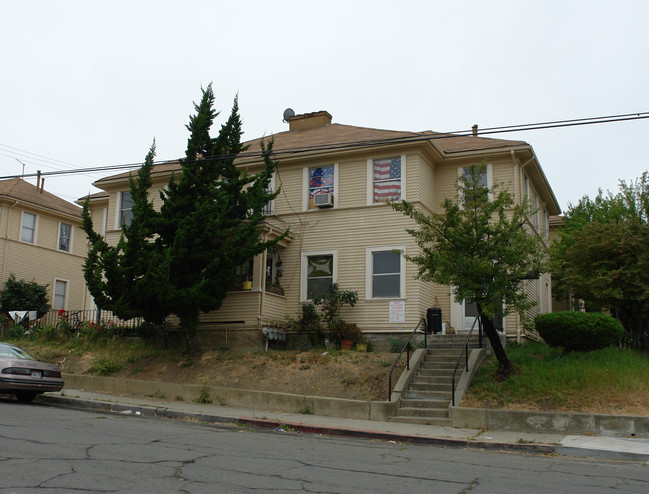 1025-1029 Santa Clara St in Vallejo, CA - Building Photo - Building Photo