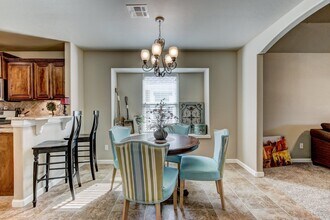 8905 SW 55th St-Unit -Unit B in Oklahoma City, OK - Foto de edificio - Building Photo