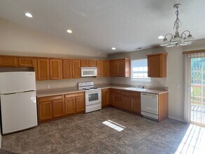 524 S Beverly St in Billings, MO - Building Photo - Building Photo