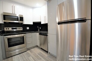 1801 Beacon St in Brookline, MA - Building Photo