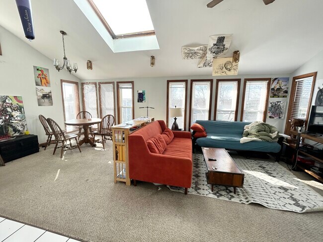 33 Lawn St, Unit 3 in Boston, MA - Building Photo - Building Photo