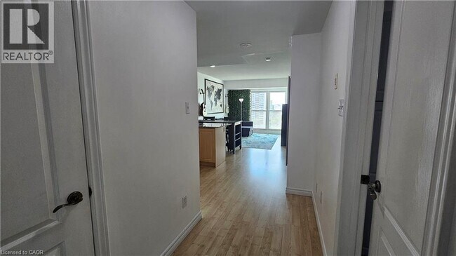 135 James St S in Hamilton, ON - Building Photo - Building Photo