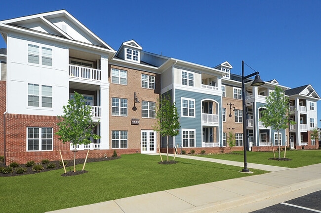 Marshall Springs at Gayton West in Glen Allen, VA - Foto de edificio - Building Photo