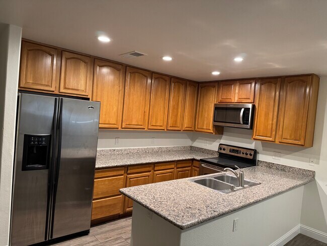 4141 Apostolo Cir, Unit 4 in Sacramento, CA - Building Photo - Building Photo