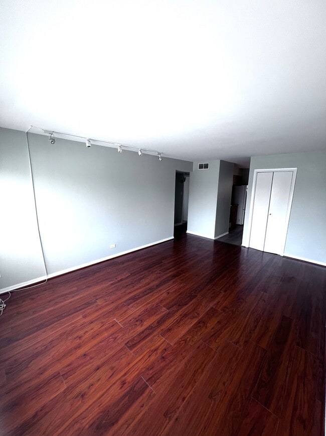 3170 W Meadow Ln Dr in Merrionette Park, IL - Building Photo - Building Photo