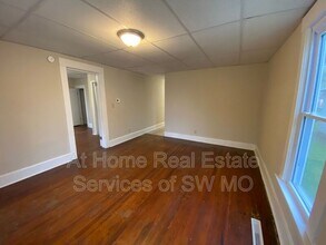 1224 E Central St in Springfield, MO - Building Photo - Building Photo