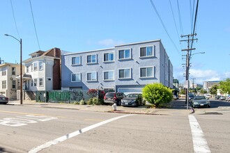 4040 Manila Ave in Oakland, CA - Building Photo - Building Photo