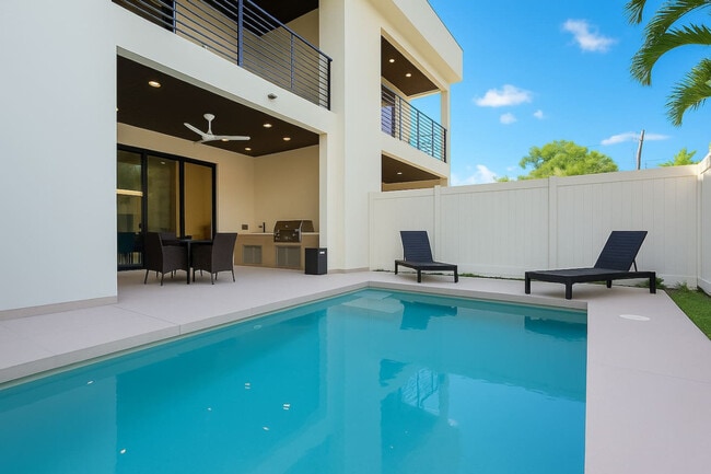 1812 Miami Rd in Fort Lauderdale, FL - Building Photo - Building Photo