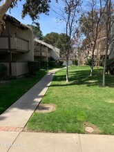 1348 E Hillcrest Dr, Unit 61 in Thousand Oaks, CA - Building Photo - Building Photo