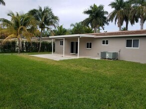 1016 NE 5th St in Hallandale Beach, FL - Building Photo - Building Photo