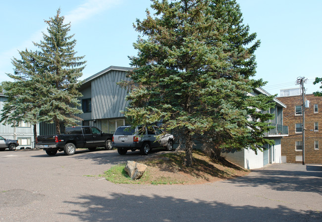 1714 E 4th St in Duluth, MN - Foto de edificio - Building Photo