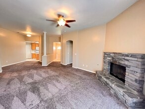 8304 Essex Ct in Bakersfield, CA - Building Photo - Building Photo