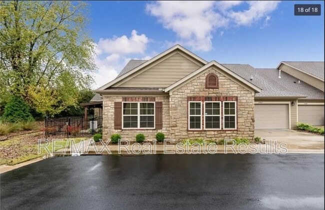 property at 2502 SW Hind Ln