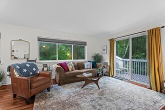 28 Hilltop Dr in Simsbury, CT - Building Photo - Building Photo