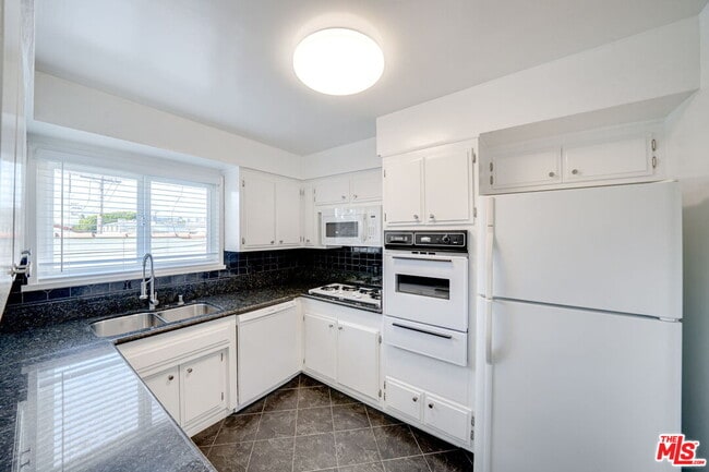 1131 14th St in Santa Monica, CA - Building Photo - Building Photo