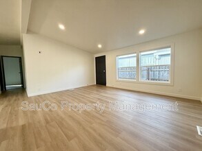 548 N 9th St in Saint Helens, OR - Building Photo - Building Photo