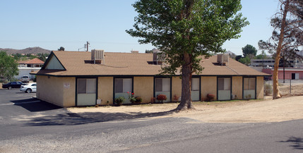 18344 Taloga Rd in Apple Valley, CA - Building Photo - Building Photo