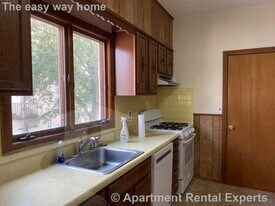 96 Capen St, Unit #2 in Medford, MA - Building Photo