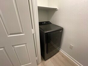 4270 Calinda Ln in Niceville, FL - Foto de edificio - Building Photo