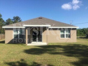 2472 SE Floresta Dr, Unit 08-205 in Port St. Lucie, FL - Building Photo - Building Photo