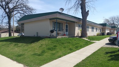 Oaks Apartments in Blue Earth, MN - Building Photo - Other