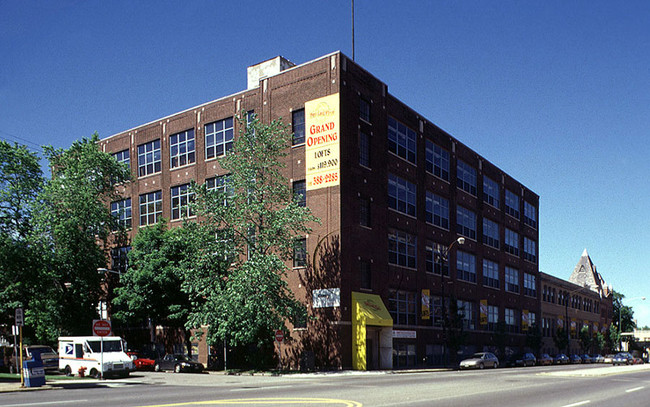 1733 W Irving Park Rd in Chicago, IL - Building Photo - Building Photo