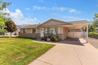 772-74772 N 800 W in Centerville, UT - Building Photo - Building Photo