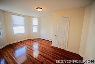 299 Lexington St, Unit 3 in Boston, MA - Foto de edificio - Building Photo