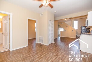 2441 N Clybourn Ave, Unit 2 in Chicago, IL - Building Photo