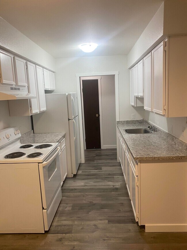 1830 17th Ave in Prince George, BC - Building Photo - Building Photo
