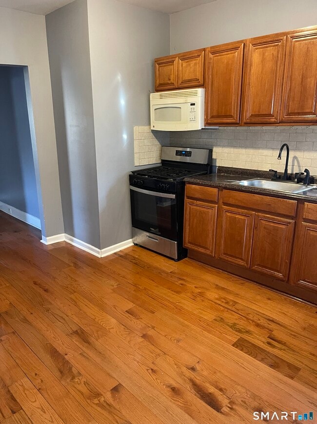 1199 Iranistan Ave in Bridgeport, CT - Building Photo - Building Photo