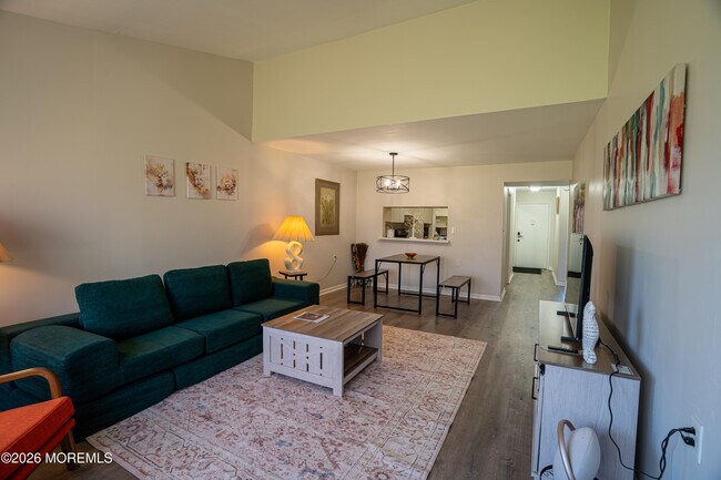 5C Twin Rivers Dr in East Windsor, NJ - Building Photo - Building Photo