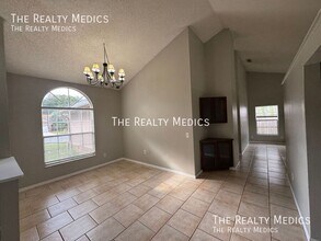 1004 N Magee Creek Ct in Oviedo, FL - Building Photo - Building Photo