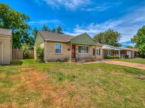 2132 Andover Ct in The Village, OK - Building Photo - Building Photo