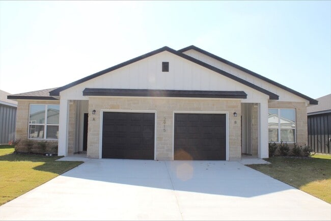 property at 2915 Wildcat Rdg Rd