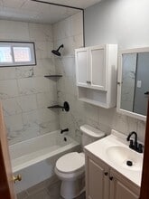 105 Kinamrok St, Unit 105 in Johnstown, PA - Foto de edificio - Building Photo