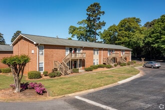 University Oaks in Athens, GA - Foto de edificio - Building Photo
