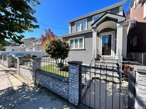 24-38 93rd St in Queens, NY - Building Photo - Building Photo