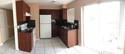 1453 SW 3rd St in Miami, FL - Foto de edificio - Building Photo