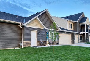 2200 4th Ln SE in Cambridge, MN - Building Photo