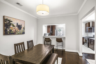 1628 Massachusetts Ave in Washington, DC - Building Photo - Interior Photo