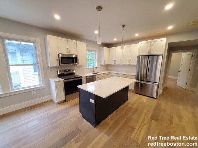 53 Fairbanks St, Unit 2