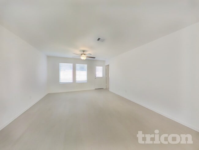 1722 Serenity Moon Dr in Crosby, TX - Foto de edificio - Building Photo