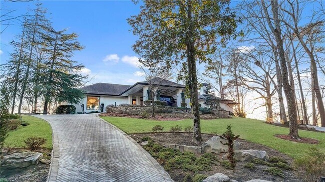 7 Whitewater Trail in Atlanta, GA - Foto de edificio - Building Photo