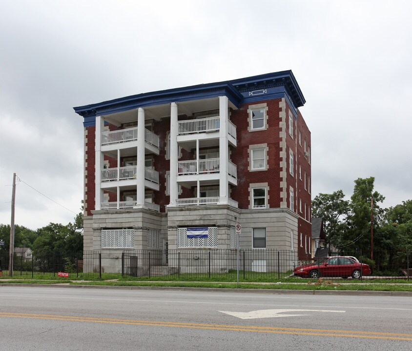 2119-2121 E Linwood Blvd in Kansas City, MO - Foto de edificio