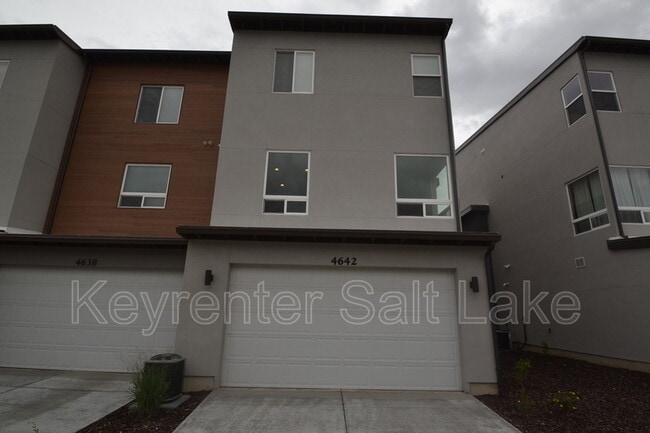 4642 W South Jordan Pky in South Jordan, UT - Building Photo - Building Photo